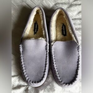 Lands' End Lavender Suede Moccasins womens 8 fleece lined  slip on slippers